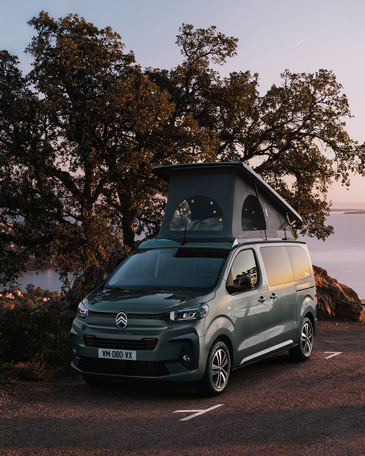 Citroën Holidays parke dinf front of the sea